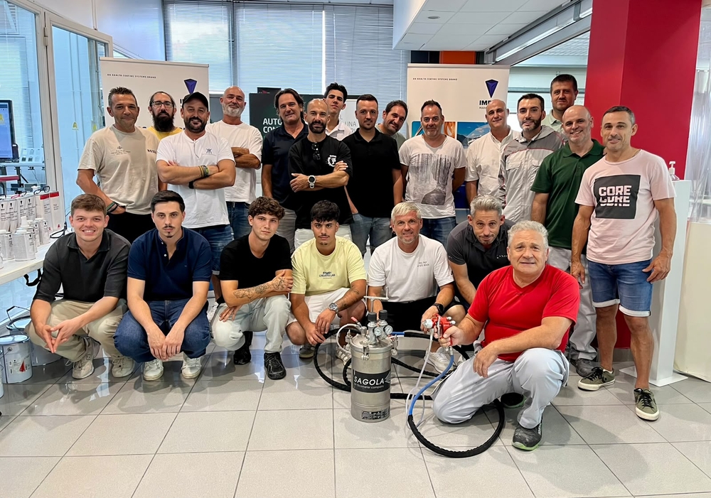 Sagola in high-end finishing for the sports and leisure marine sector: two training days with the IMRON MARINE range (Axalta)