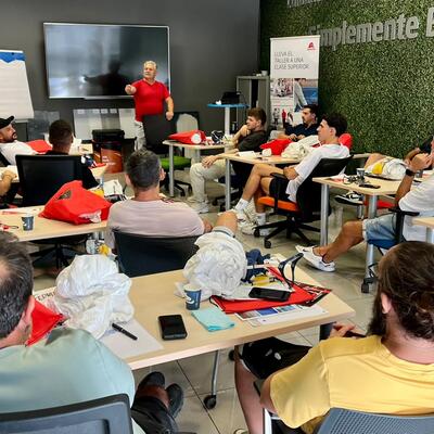 Sagola in high-end finishing for the sports and leisure marine sector: two training days with the IMRON MARINE range (Axalta)